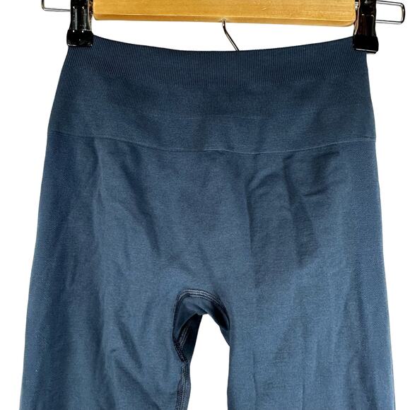 Alphalete Seamless Scrunch Amplify Navy Blue Leggings Womens Size XS Workout - Picture 6 of 15